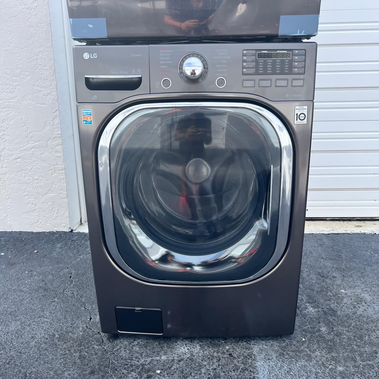 LG Washer 4.5 cu.ft and Dryer 7.4 cu.ft Ultra Large Capacity Front Load LG Washer 4.5 cu.ft and Dryer 7.4 cu.ft Ultra Large Capacity Front Load